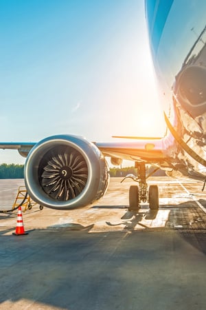Airplane_Fuel Filling_iStock-980044756-600x1000px